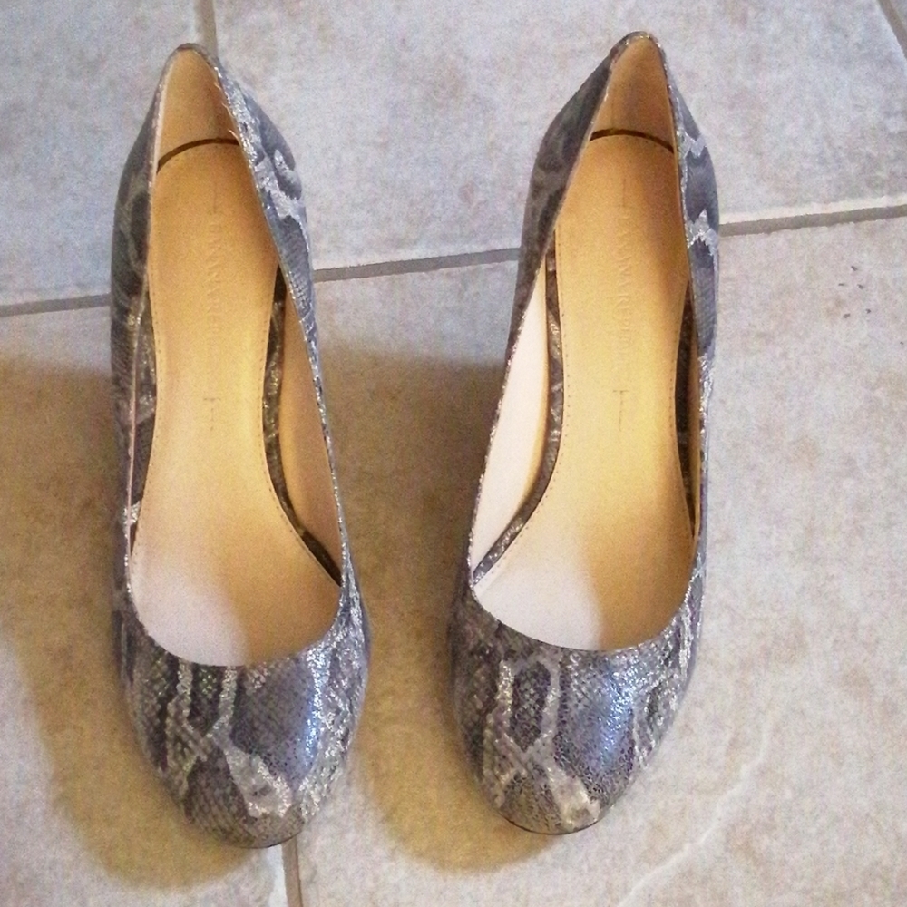 **SALE*** BANANA REPUBLIC Leather Snake  Wedges  7